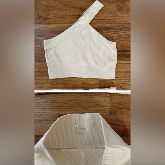 2-piece workout set off shoulder crop top with leggings - Picture 2 of 3